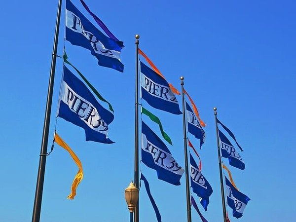 Les drapeaux publicitaires : une stratégie efficace pour promouvoir votre marque ?